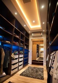 Большая открытая гардеробная комната с комбинированным наполнением Камышин