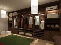 Классическая гардеробная комната из массива с подсветкой Камышин
