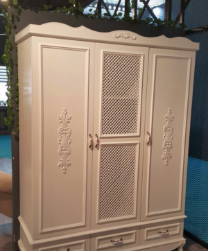 Распашные двери с декоративными накладками Камышин